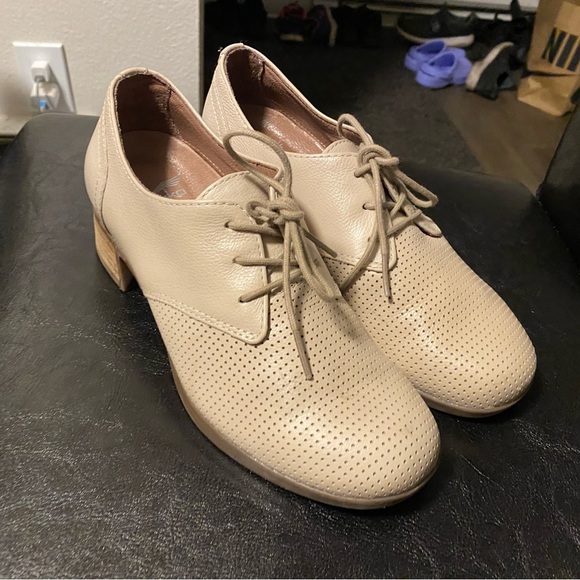 Dansko Louise Women’s Tan Leather Laces Oxford Dress Shoes Size 36/5.5US - Picture 3 of 14